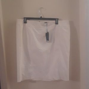 NEW Lane Bryant white pencil Skirt.